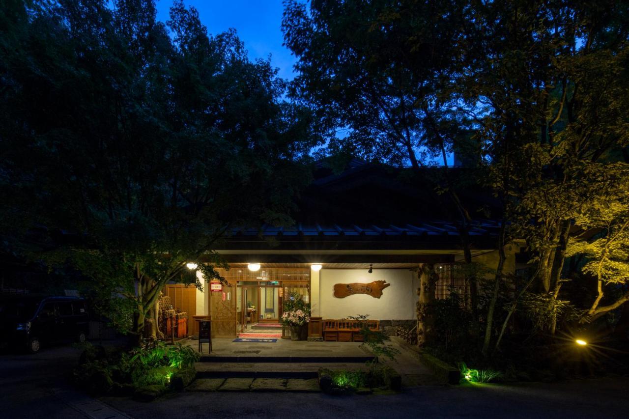 Hotel Kurokawa Onsen Oku No Yu Minamioguni Exterior foto