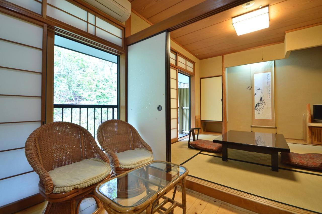 Hotel Kurokawa Onsen Oku No Yu Minamioguni Exterior foto