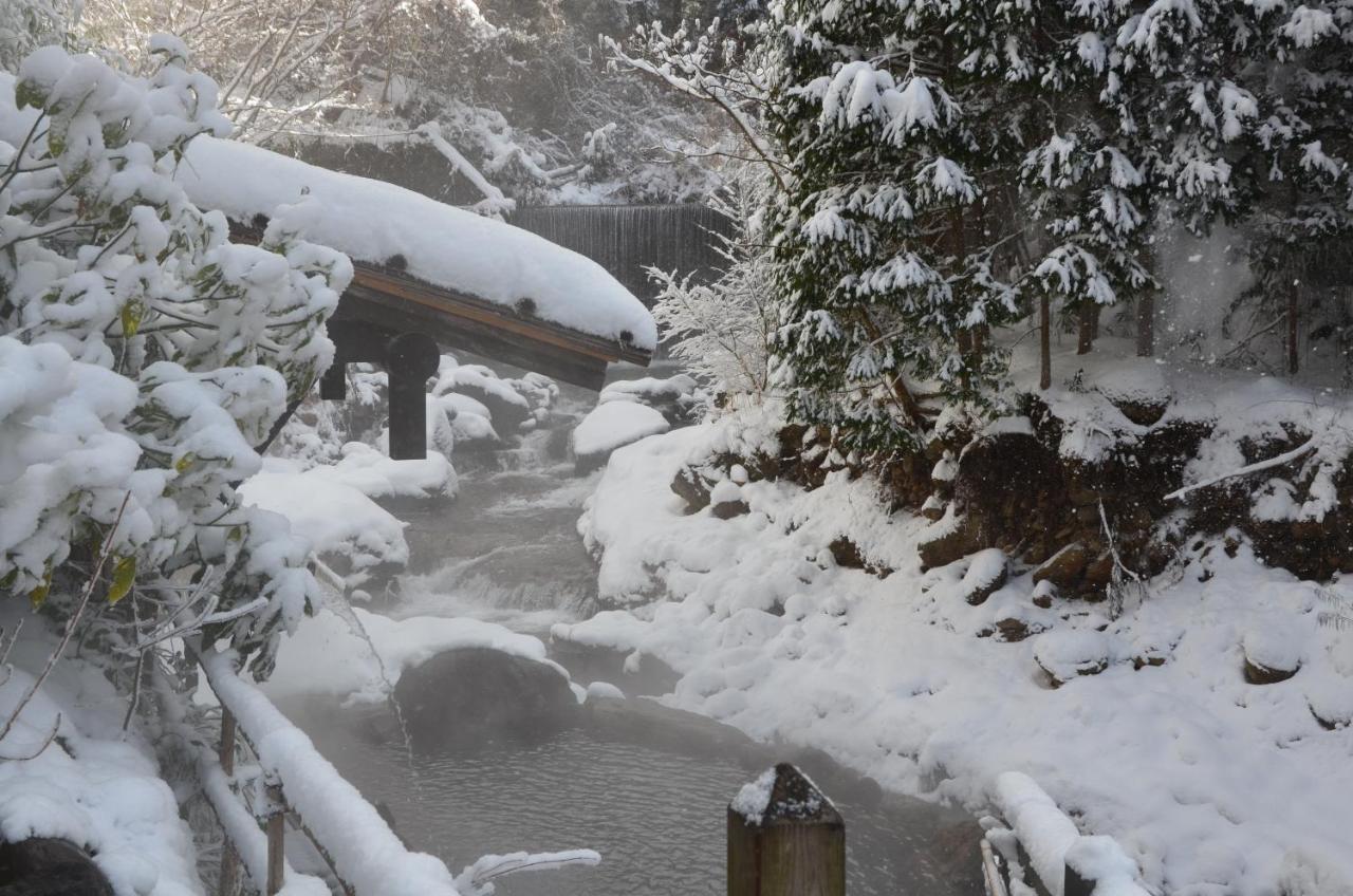 Hotel Kurokawa Onsen Oku No Yu Minamioguni Exterior foto